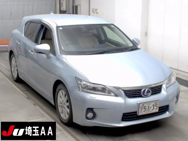 Lexus CT200h  с аукциона в Японии