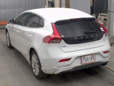 VOLVO V40