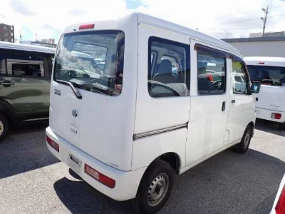 Toyota Pixis Van