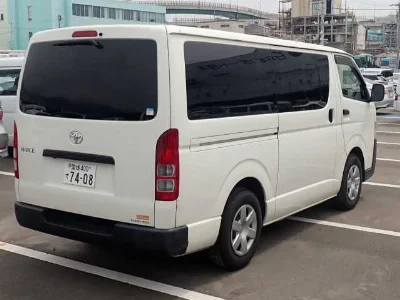 TOYOTA HIACE VAN