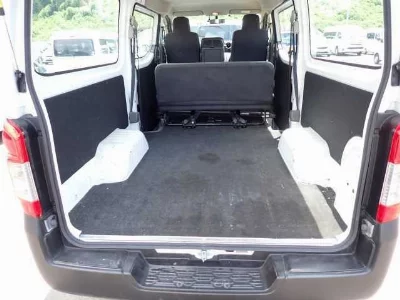 NISSAN NV350 CARAVAN