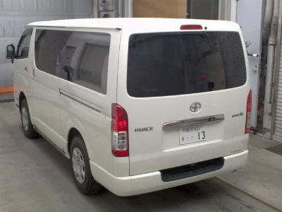 TOYOTA HIACE VAN