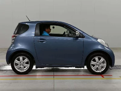 Toyota iQ