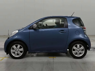 Toyota iQ