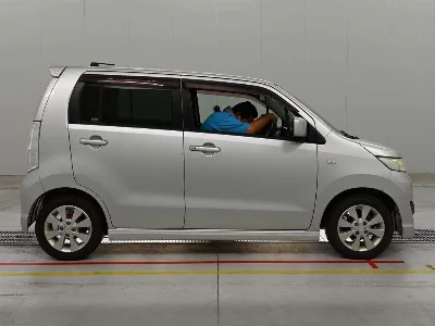 SUZUKI WAGON R STINGRAY