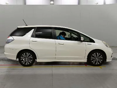 Honda FIT SHUTTLE HYBRID
