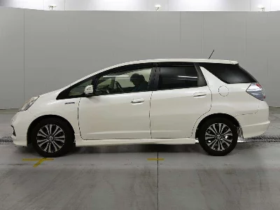 Honda FIT SHUTTLE HYBRID