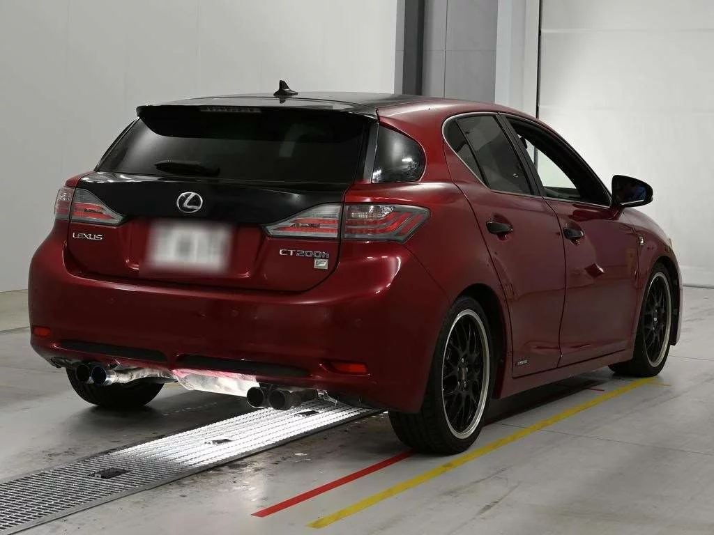 Lexus CT200h  с аукциона в Японии