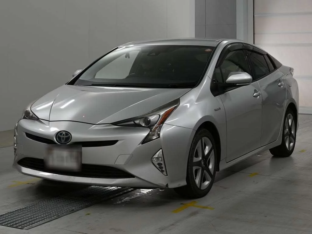 Toyota Prius  с аукциона в Японии