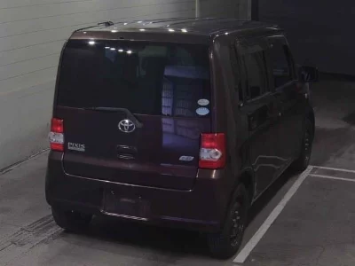 Toyota Pixis Space