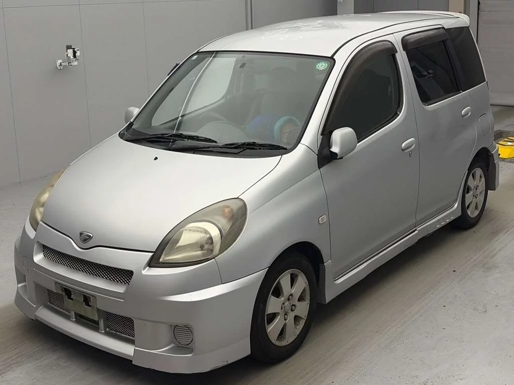 Toyota Funcargo  с аукциона в Японии