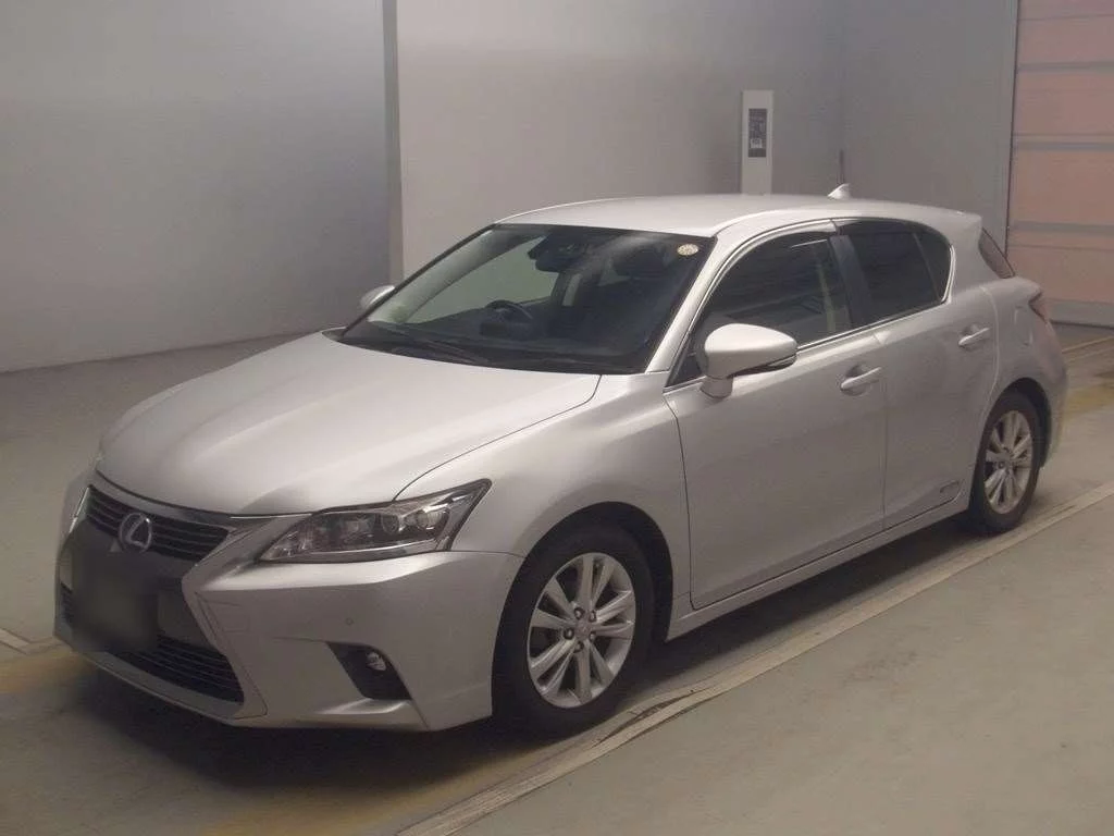 Lexus CT200h  с аукциона в Японии