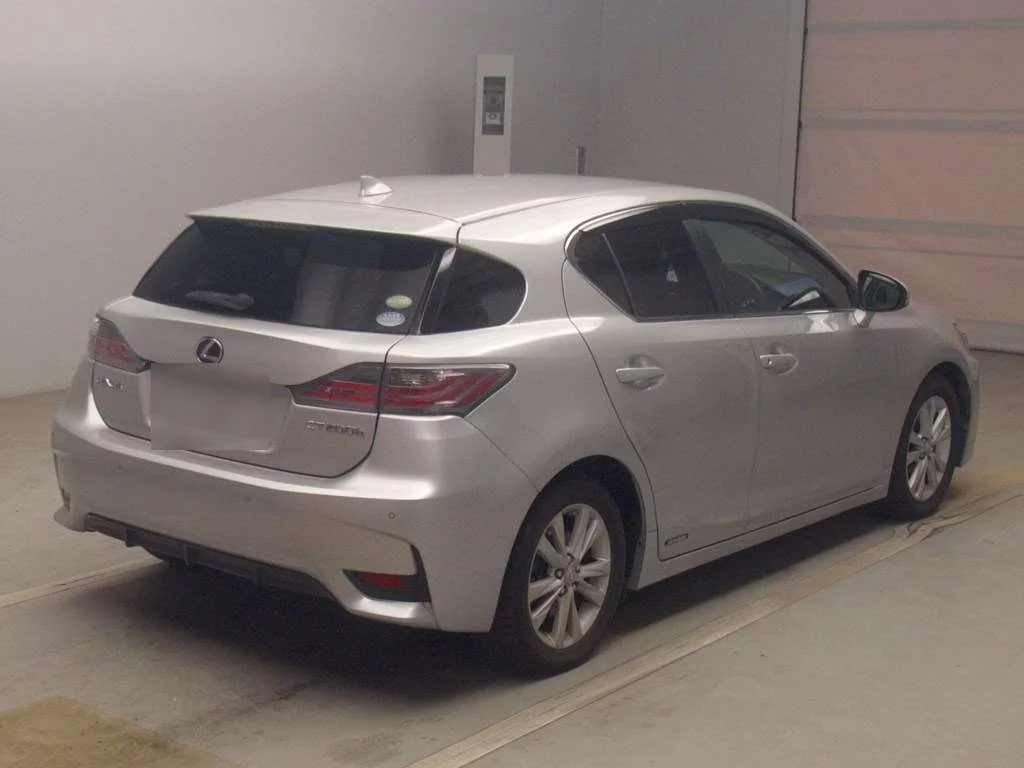 Lexus CT200h  с аукциона в Японии