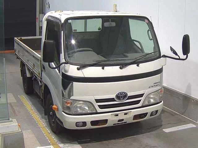 Toyota Dyna  с аукциона в Японии