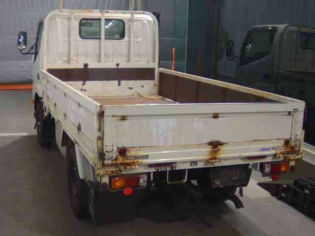 Toyota Dyna  с аукциона в Японии
