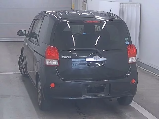 Toyota Porte  с аукциона в Японии