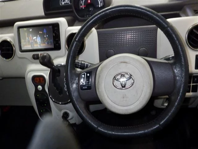 Toyota Porte  с аукциона в Японии