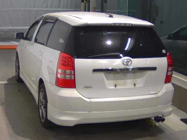 Toyota Wish  с аукциона в Японии