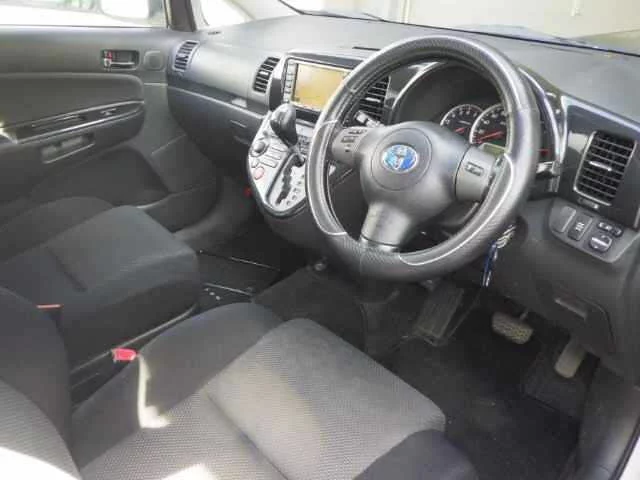 Toyota Wish  с аукциона в Японии