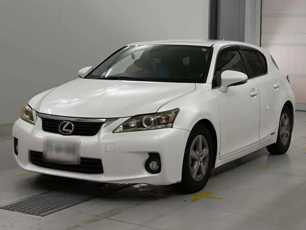 Lexus CT200h  с аукциона в Японии