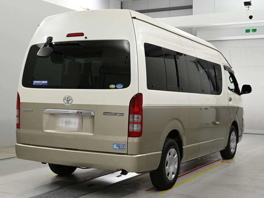 Toyota HiAce  с аукциона в Японии