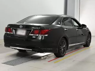 Цена авто Toyota CROWN HYBRID с аукционов Японии, номер кузова AWS210, пробег 164 000, оценка 2