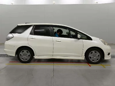Honda FIT SHUTTLE HYBRID