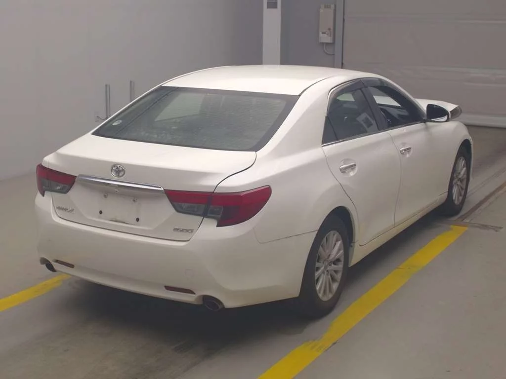 Toyota Mark X  с аукциона в Японии