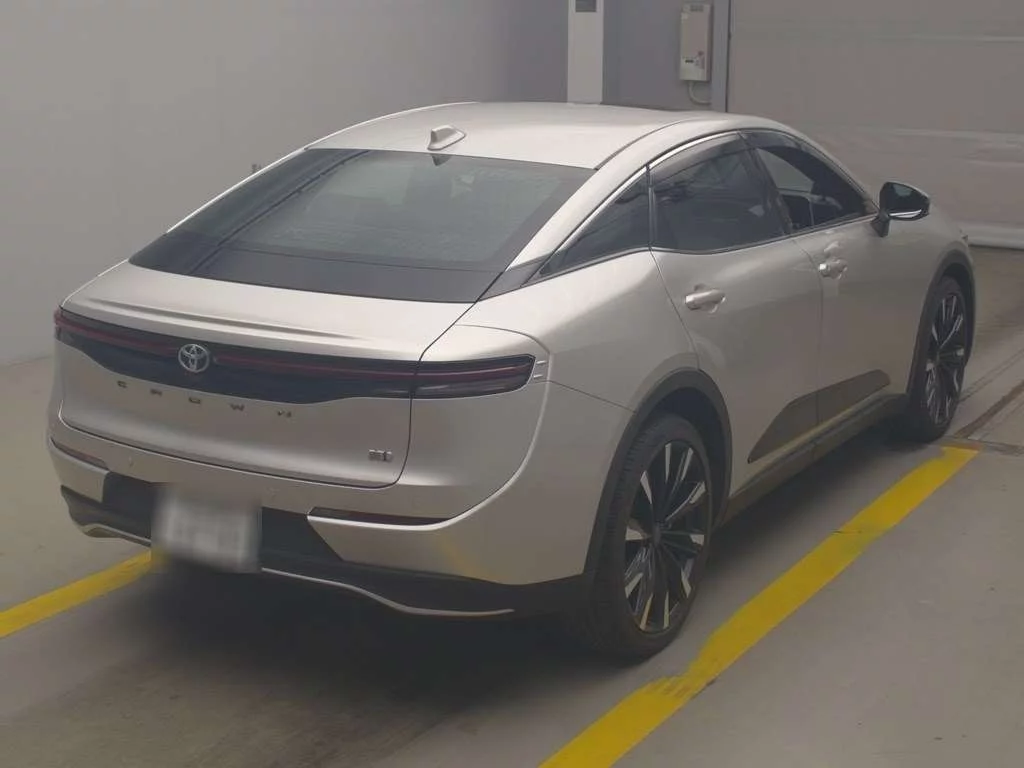 Toyota Crown Crossover  с аукциона в Японии