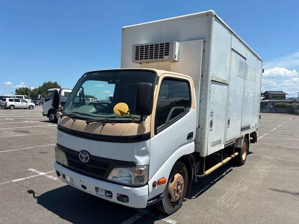 Toyota Dyna  с аукциона в Японии