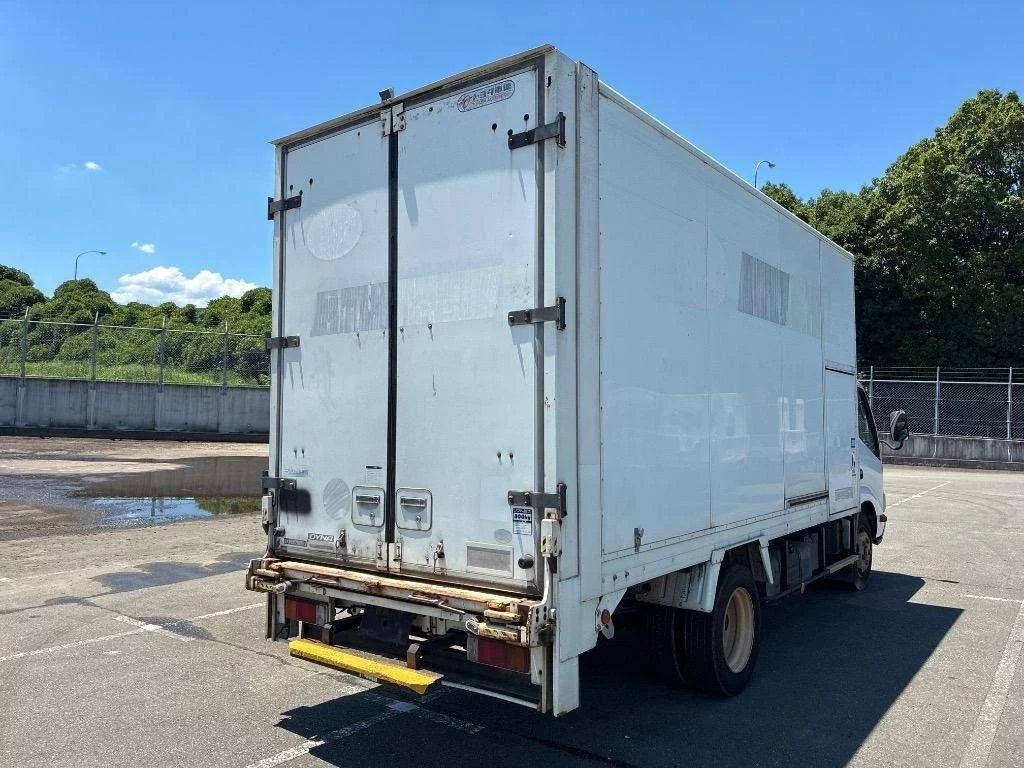 Toyota Dyna  с аукциона в Японии