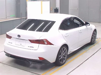 LEXUS IS