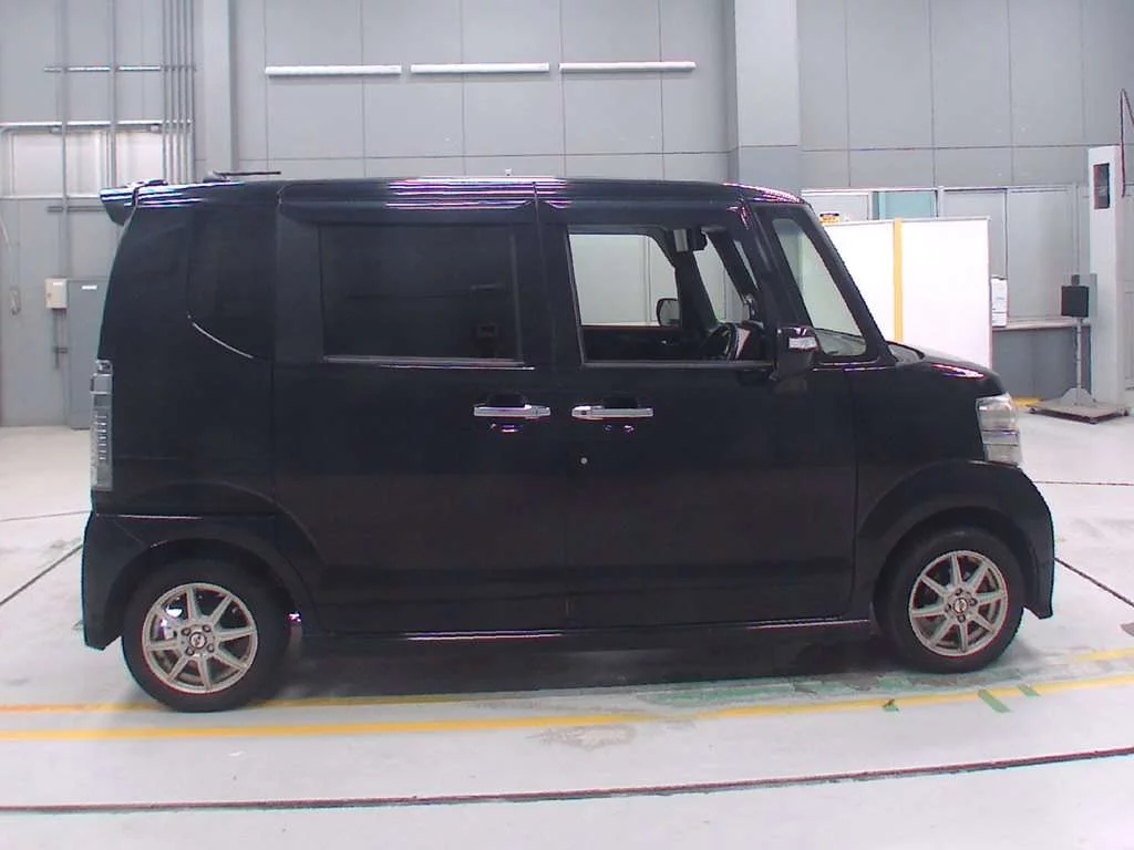 Honda N BOX CUSTOM  с аукциона в Японии