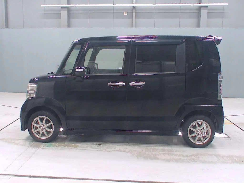 Honda N BOX CUSTOM  с аукциона в Японии