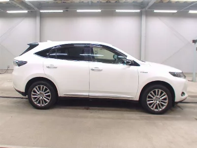 Toyota HARRIER HYBRID