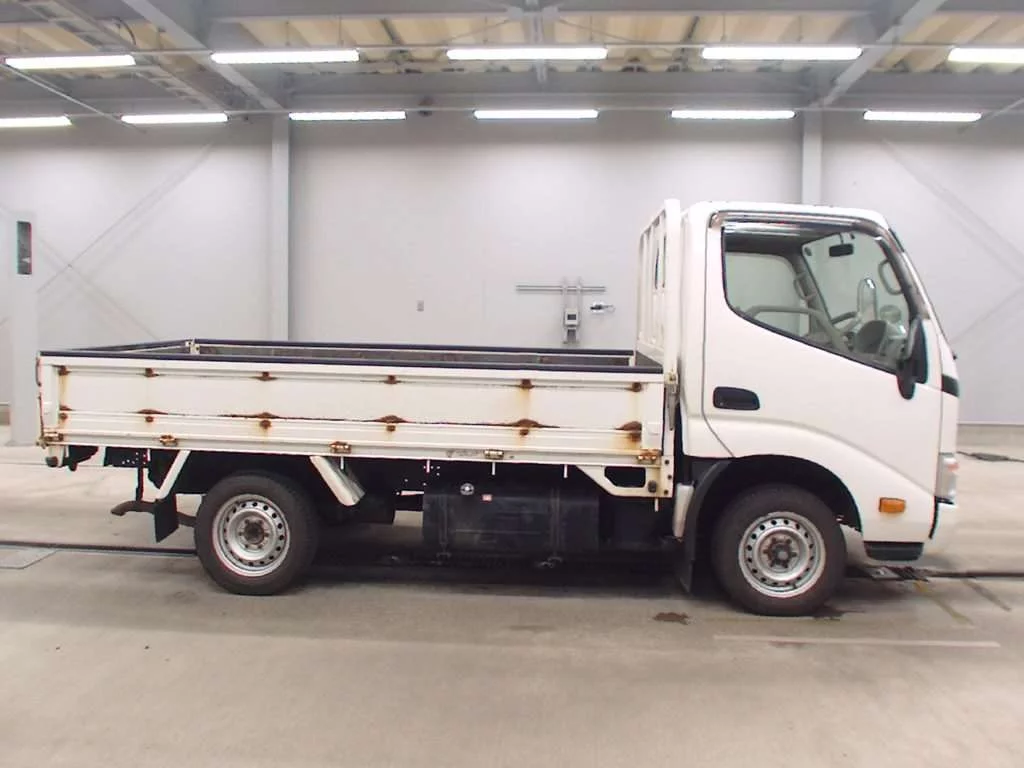 Toyota ToyoAce  с аукциона в Японии