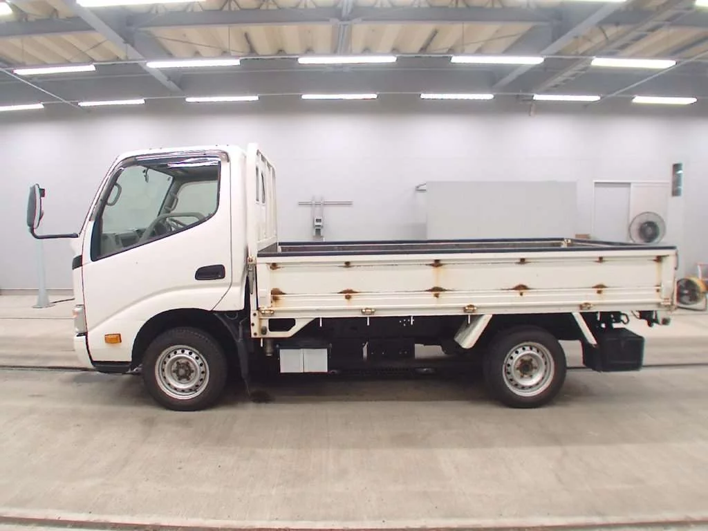 Toyota ToyoAce  с аукциона в Японии