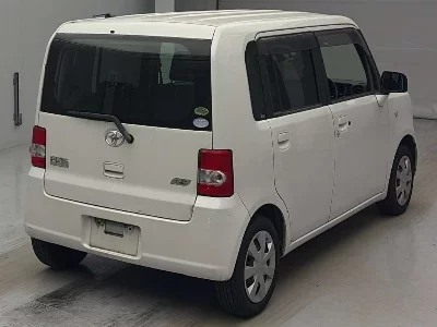 Toyota Pixis Space