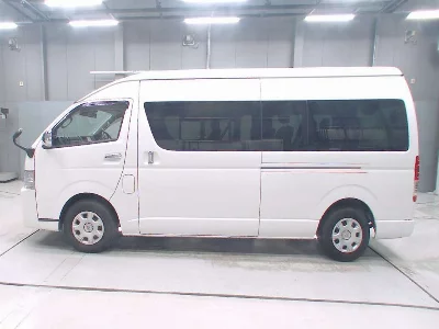 TOYOTA HIACE WAGON