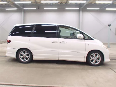Toyota ESTIMA L