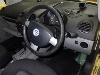 VOLKSWAGEN NEW BEETLE