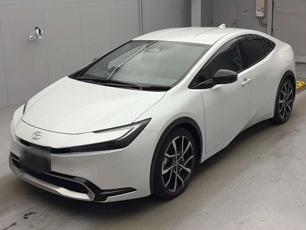 Toyota Prius PHV  с аукциона в Японии
