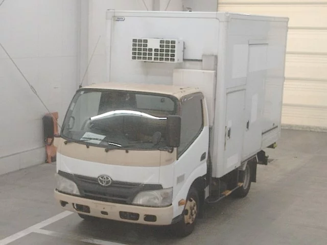 Toyota ToyoAce  с аукциона в Японии