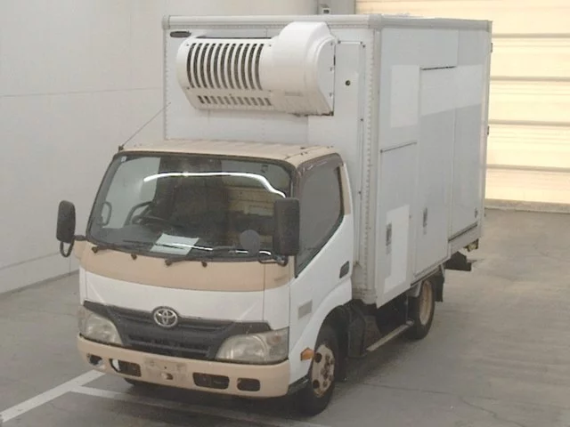 Toyota ToyoAce  с аукциона в Японии