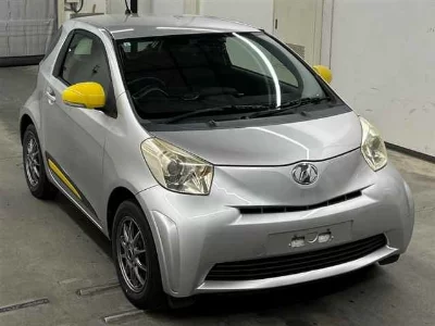 Toyota iQ