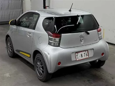 Toyota iQ