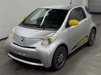 Toyota iQ