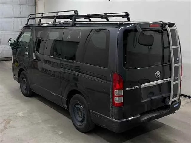 Toyota RegiusAce  с аукциона в Японии