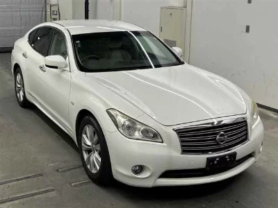 NISSAN FUGA