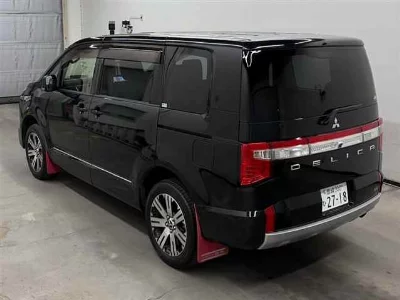 MITSUBISHI DELICA D:5